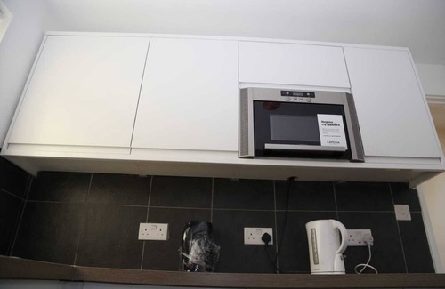 Thamesmead House | Budget 4-bedrooms In Thamesmead