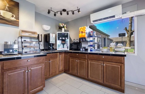 Salem Hotel | Budget-friendly Accommodations at Knights Inn & Suites Salem! Free Parking