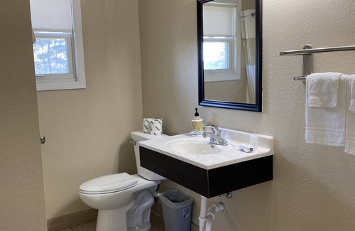 Hastings House | Budget-Friendly Comfort
