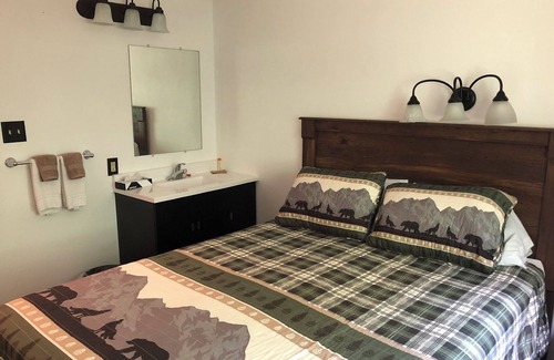 Deadwood Hotel | Budget Friendly Room 109 - Pet Friendly