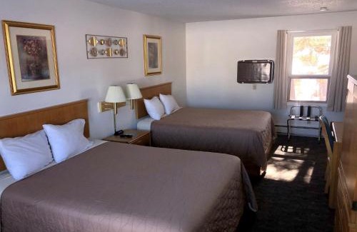 Ironwood Hotel | Budget Host Inn
