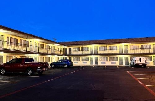 Amarillo Hotel | Budget Inn & Suites