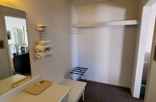 Allison Hotel | Budget Inn