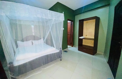 Kampala Hotel | Budget Single Room