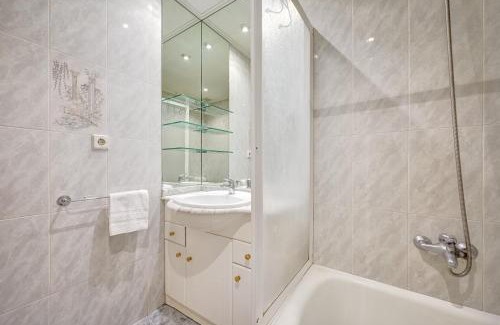 Milagrosa Apartment | Buenaventura by Clabao