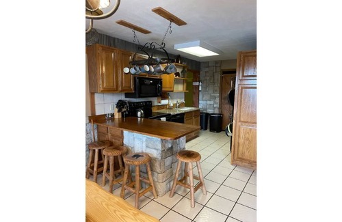 Compton Cabin | Buffalo River Cabin-privt Pool/Hot Tub/Game Room!
