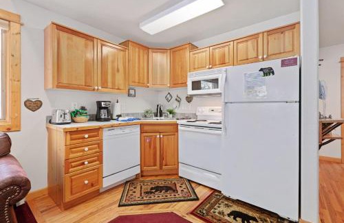 Fall River Estates Apartment | Bugle Pointe A15 by Estes Park Condos