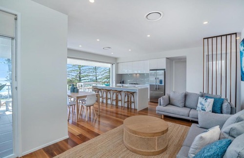 Burleigh Heads Apartment | Bujerum Apartments on Burleigh