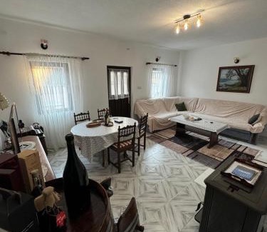 Gornja Bukovica House | Bukovica Guest House