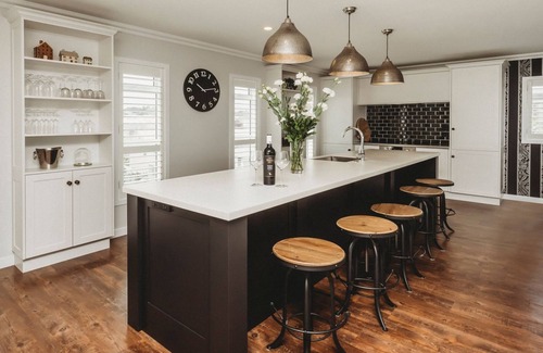 New Plymouth House | BULLER NOIRE OUTSTANDING