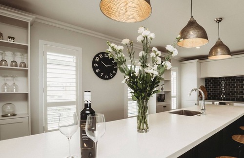 New Plymouth House | BULLER NOIRE OUTSTANDING