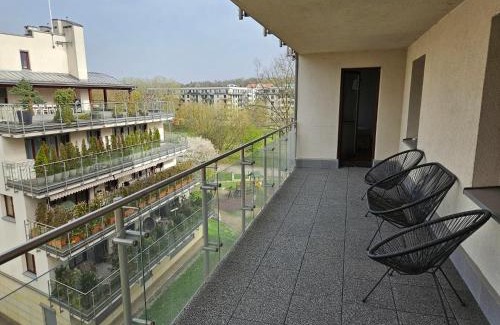Krakow Apartment | Bulwary Wiślane Kraków Apartament Ludwinowska przy Forum by Noclegi Renters