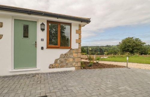 Axminster House | Bumble Bee Retreat
