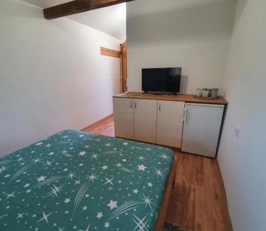 Petrovaradin Ski Chalet | Bungalov Lenka