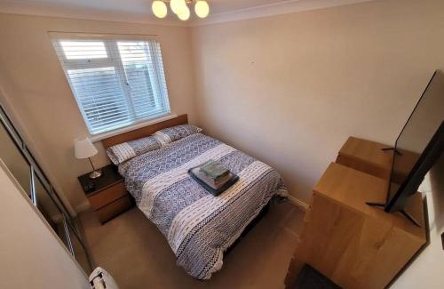 Mumbles Apartment | Bungalow a few minutes from the sea.