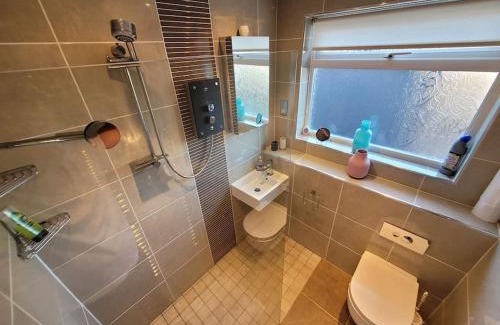 Mumbles Apartment | Bungalow a few minutes from the sea.