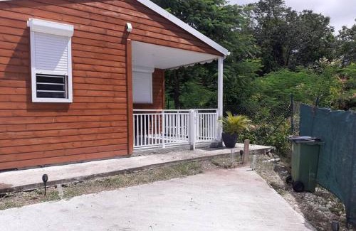 Vieux-Habitants House | Bungalow agéable et confortable, parking securisé