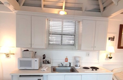 Bradenton Beach Hotel | Bungalow Beach Resort