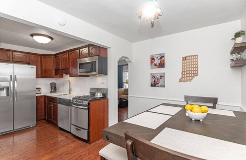 Broad Ripple House | Bungalow @ Broad Ripple! Next to Monon and BR Ave!