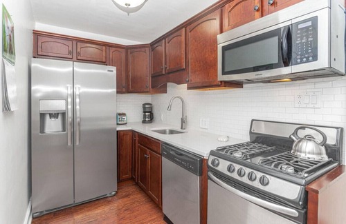 Broad Ripple House | Bungalow @ Broad Ripple! Next to Monon and BR Ave!