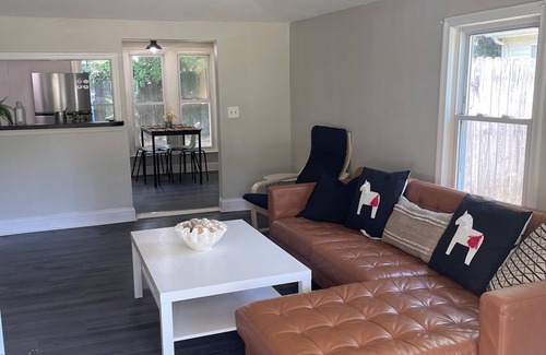 Norfolk - Virginia Beach House | Bungalow by the Airport
