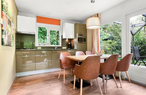 Krachtighuizen House | Bungalow in Putten with Private Sauna