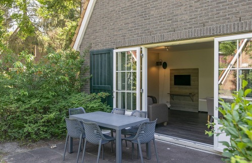 Municipality of Oosterhout House | Bungalow near Breda & De Biesbosch Park
