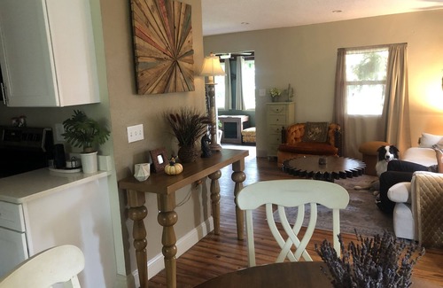 Baldwin Park House | Bungalow on quiet street close to trendy cafes, pubs, and parks. Dogs welcome!