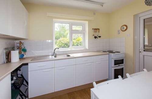 St Davids House | Bungalow, Very Close To The Centre Of St. Davids And In A Quiet Cul-De-Sac