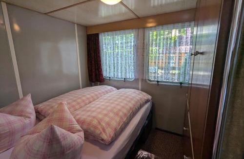 Samtens Apartment | Bungalows mit DDR-Charme - im Herzen von Rügen