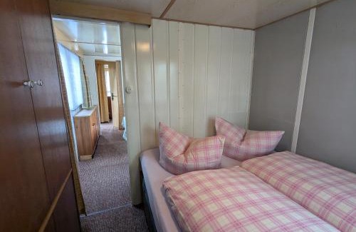 Samtens Apartment | Bungalows mit DDR-Charme - im Herzen von Rügen