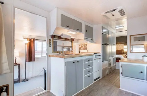 Yuma House | Bunkhouse Resort - 2 pools, 55+