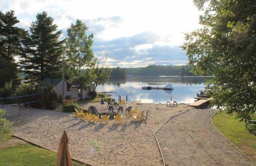 Seguin House | Bunkie 3 At The Lake On Muskoka Shores