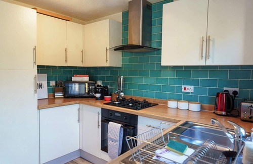 Little Stoke House | Burden close two bedroom house with garden