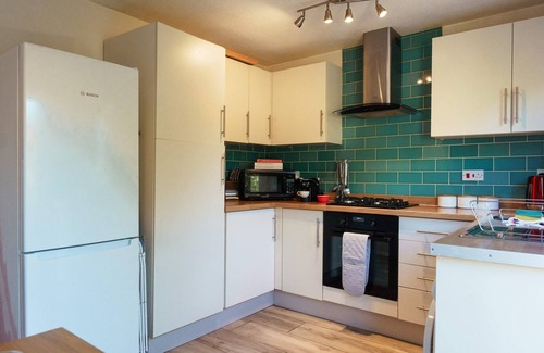 Little Stoke House | Burden close two bedroom house with garden