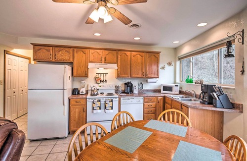 Burnsville Apartment | Burnsville Apt w/Deck in Pisgah National Forest
