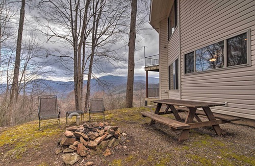 Burnsville Apartment | Burnsville Apt w/Deck in Pisgah National Forest