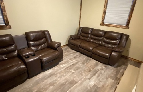Guntersville House | Burnt Pine- Plenty of room for fishermen AND their boats!