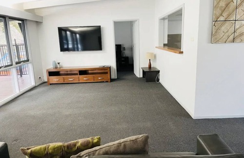 Burramine House | Burramine Haven is a recently updated cottage style home amongst the gum trees.