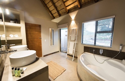 Hoedspruit Bed & Breakfast | Bushbaby River Lodge