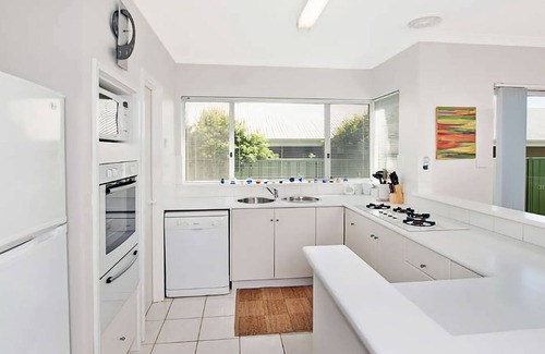 Geographe House | Busselton Beach House with WIFI- Beautiful Busselton Beach House with beachviews