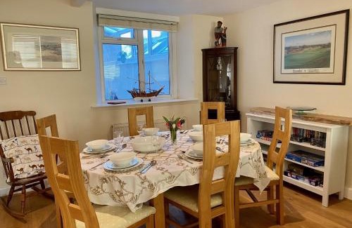 Sidmouth House | Buttercup Cottage