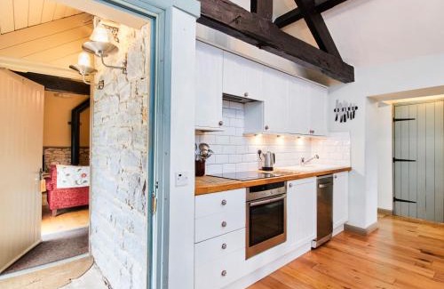Bakewell House | Buttercup Down