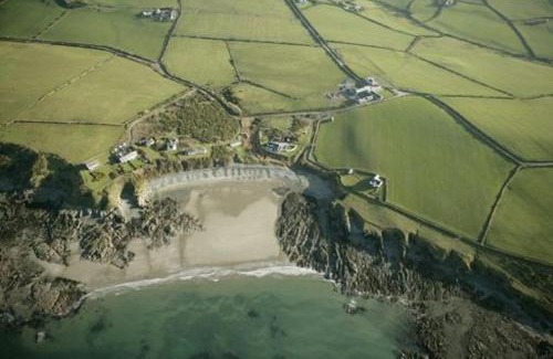 Llanfaethlu House | Buttercup