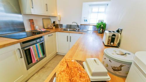 Llanfaethlu House | Buttercup