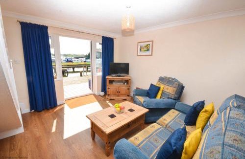 Horning House | Buttercup Lodge