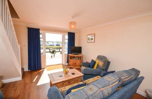 Horning House | Buttercup Lodge