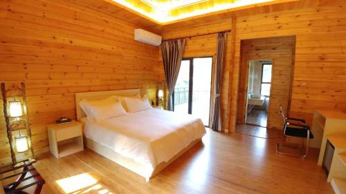 Vientiane Hotel | Butterfly Valley
