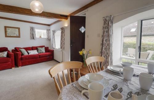 Honiton House | Butterton Cottage