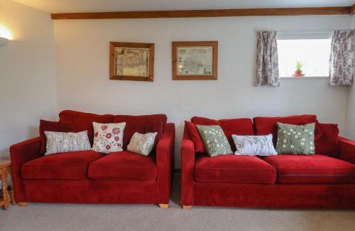Honiton House | Butterton Cottage